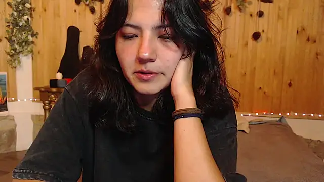 Snapshot of Asaray_T chatting on 6, 6, 2026 Asaray T online show from 6, 6, 2026