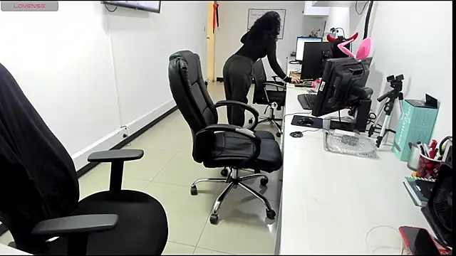 Snapshot of jenn_cg chatting on 13, 10, 2025 jenn cg online show from 13, 10, 2025