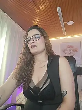 Rose Thompson1 online show from 29, 6, 2026