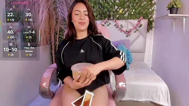 Snapshot of Abby_Piink chatting on 25, 11, 2025 Abby Piink online show from 25, 11, 2025