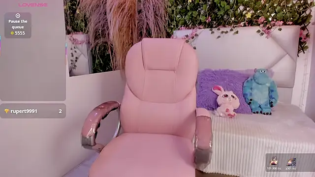 Snapshot of Abby_Piink chatting on 5, 12, 2025 Abby Piink online show from 5, 12, 2025