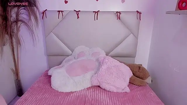 Snapshot of Abby_Piink chatting on 6, 3, 2026 Abby Piink online show from 6, 3, 2026