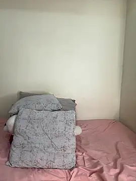 Ivelleee  online show from 14, 11, 2025