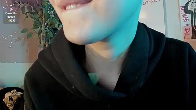 Snapshot of cos_operator chatting on 9, 11, 2025 cos operator online show from 9, 11, 2025