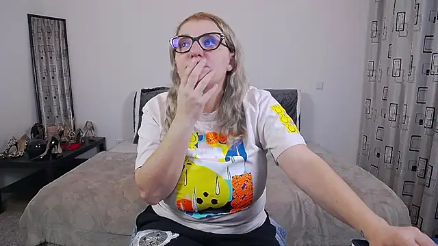 Snapshot of SharronAlexa chatting on 5, 2, 2026 SharronAlexa online show from 5, 2, 2026