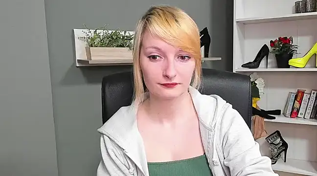 hottieBlair online show from 13, 3, 2025