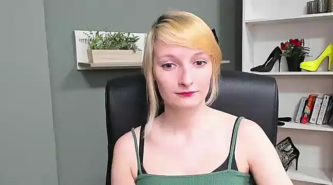 hottieBlair online show from 13, 3, 2025