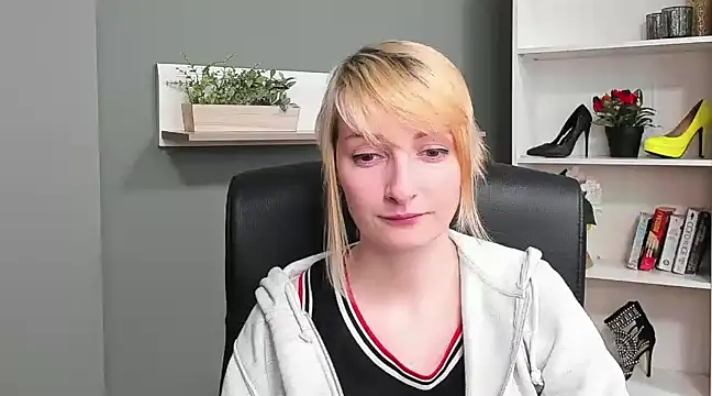 hottieBlair online show from 17, 3, 2025