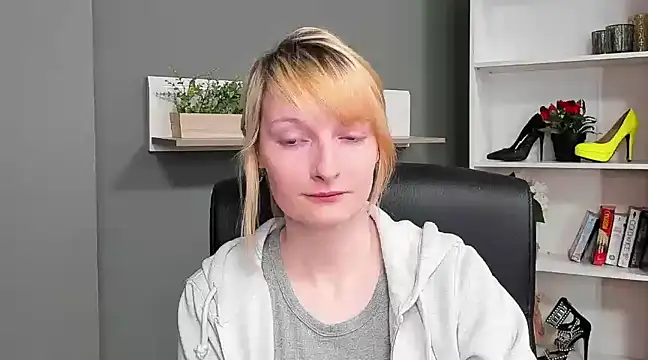 hottieBlair online show from 19, 3, 2025