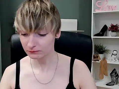 hottieBlair online show from 16, 9, 2025