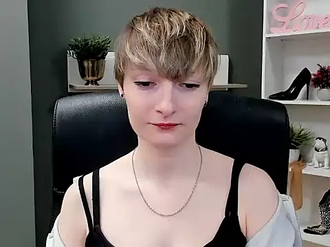 hottieBlair online show from 26, 9, 2025