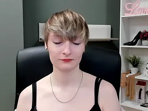 hottieBlair online show from 2, 10, 2025