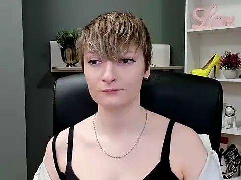 hottieBlair online show from 22, 10, 2025