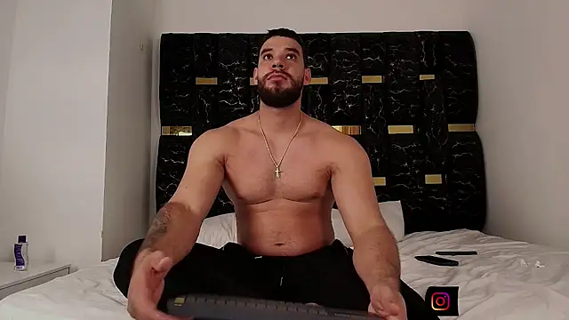 Snapshot of chris_blake__ chatting on 23, 9, 2025 chris blake   online show from 23, 9, 2025