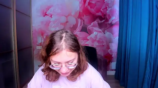 AngelinaLow online show from 17, 11, 2025