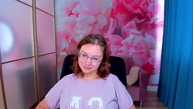 AngelinaLow online show from 21, 11, 2025