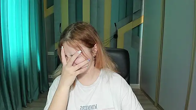 AngelinaLow online show from 4, 5, 2026