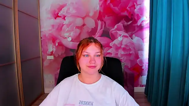 AngelinaLow online show from 5, 5, 2026