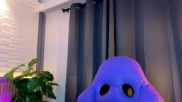 Snapshot of TiffanyWalk chatting on 25, 10, 2025 TiffanyWalk online show from 25, 10, 2025