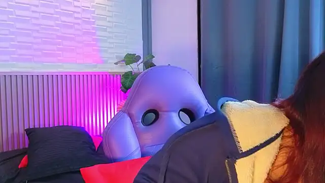 TiffanyWalk online show from 4, 3, 2026