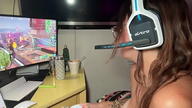 SpaceCowWhore online show from 29, 9, 2025