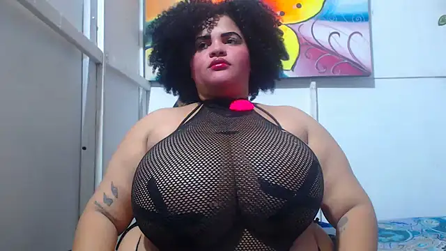 latina bigboos25 online show from 12, 5, 2026
