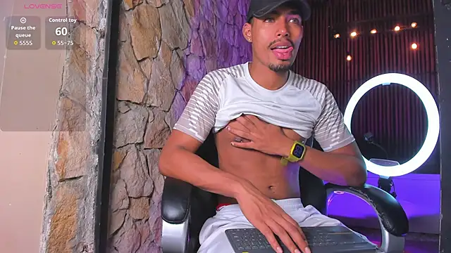 Snapshot of LiamByrne chatting on 15, 12, 2025 LiamByrne online show from 15, 12, 2025