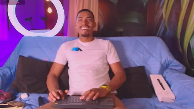 Snapshot of LiamByrne chatting on 21, 12, 2025 LiamByrne online show from 21, 12, 2025