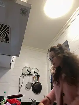 Snapshot of aa520uv chatting on 1, 3, 2026 aa520uv online show from 1, 3, 2026