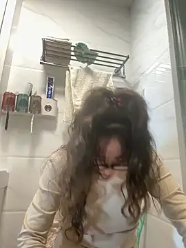 Snapshot of aa520uv chatting on 7, 3, 2026 aa520uv online show from 7, 3, 2026