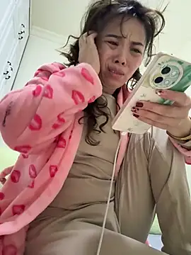 Snapshot of aa520uv chatting on 12, 3, 2026 aa520uv online show from 12, 3, 2026