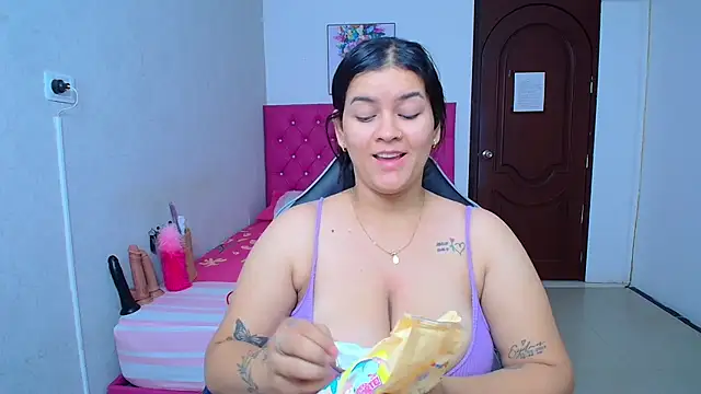 kriss sweetboobs10 online show from 22, 7, 2026