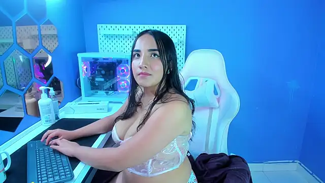 Snapshot of Alice_26_ chatting on 23, 10, 2025 Alice 26  online show from 23, 10, 2025