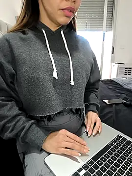 Alyssa 76 online show from 3, 11, 2025