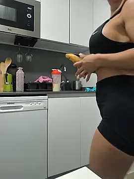 Alyssa 76 online show from 24, 7, 2026