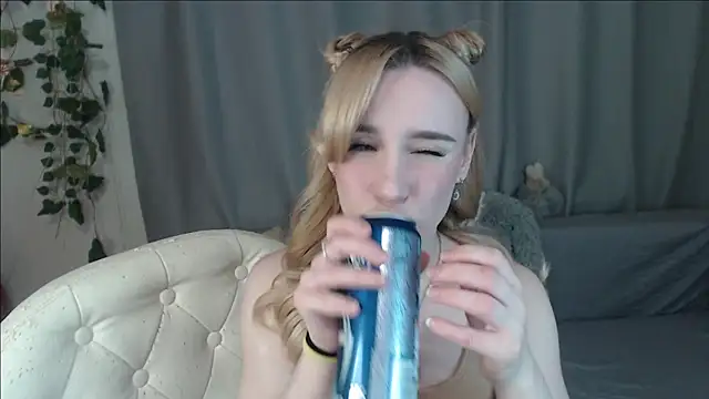 Mia  Kitty online show from 19, 3, 2025