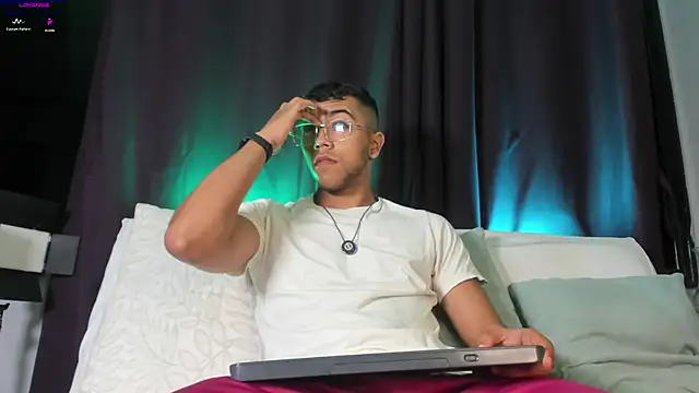 Colstorw  online show from 5, 12, 2025