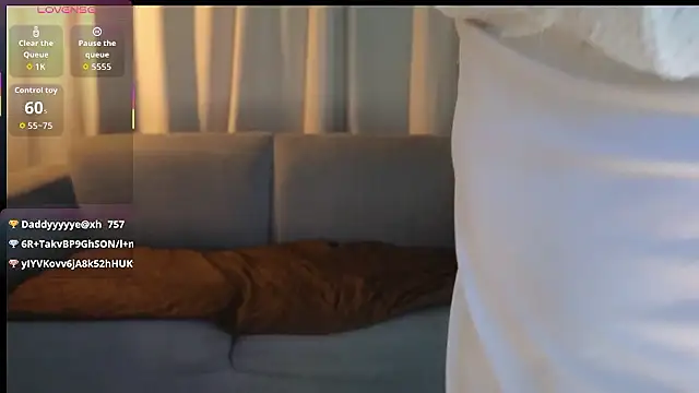 YuliethPetite online show from 7, 1, 2026