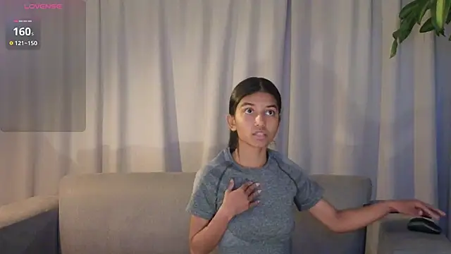 YuliethPetite online show from 14, 1, 2026