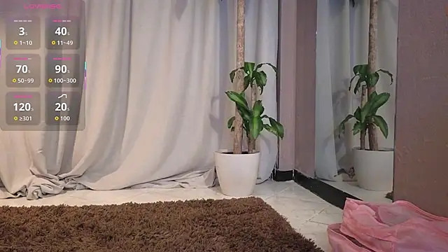 YuliethPetite online show from 11, 2, 2026