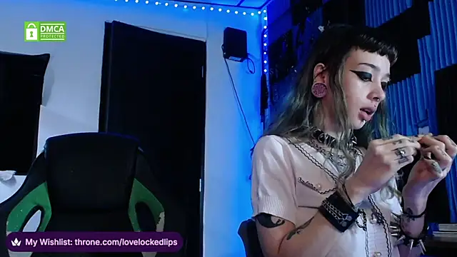 Snapshot of lovelockedlips chatting on 11, 7, 2026 lovelockedlips online show from 11, 7, 2026