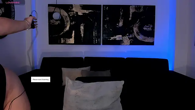 CandaseRussell online show from 8, 5, 2026