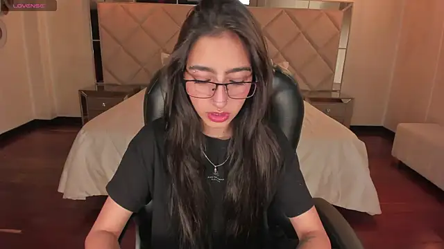 LarisaSmirnov online show from 20, 12, 2025