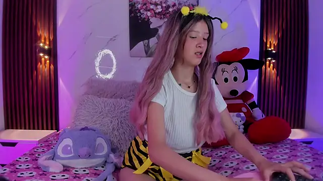 Sophie joyy online show from 5, 3, 2026