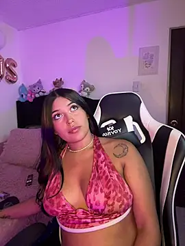 KatianPierce online show from 6, 8, 2026