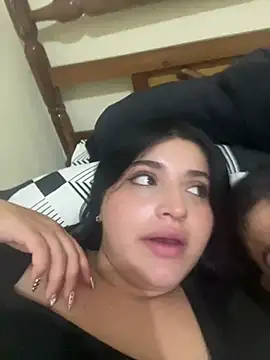 pareja curiosa19 online show from 2, 5, 2026