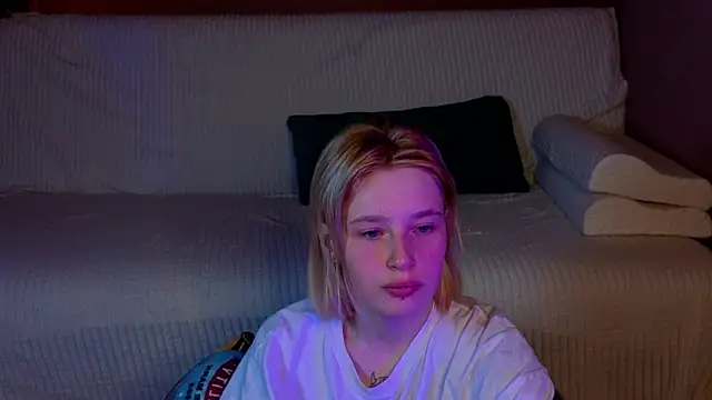 Snapshot of Tara_Lawson chatting on 19, 7, 2026 Tara Lawson online show from 19, 7, 2026