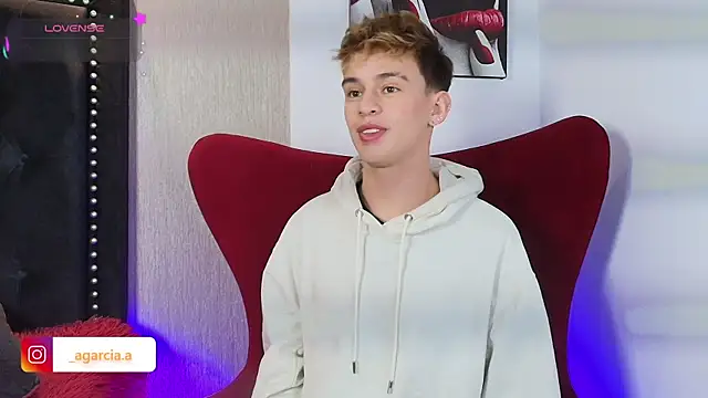 LiamWildx20 online show from 22, 12, 2025