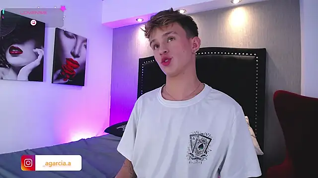 LiamWildx20 online show from 12, 2, 2026