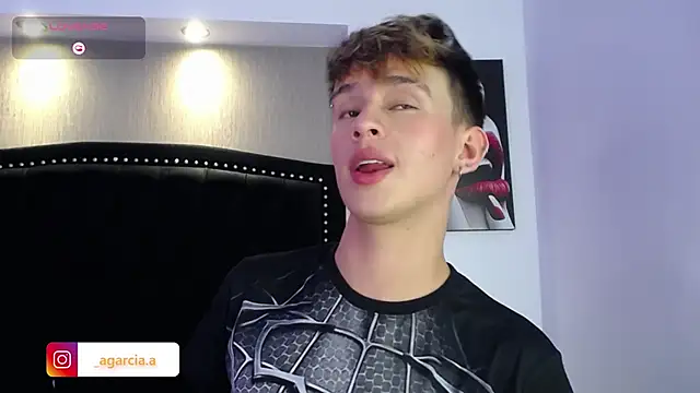 LiamWildx20 online show from 20, 3, 2026